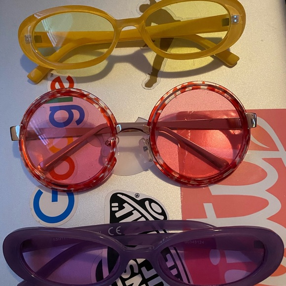 Groovy sunglass collection - Picture 2 of 2
